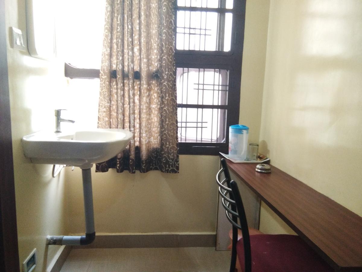 Hotel Adarsh Residency Tirupati Extérieur photo