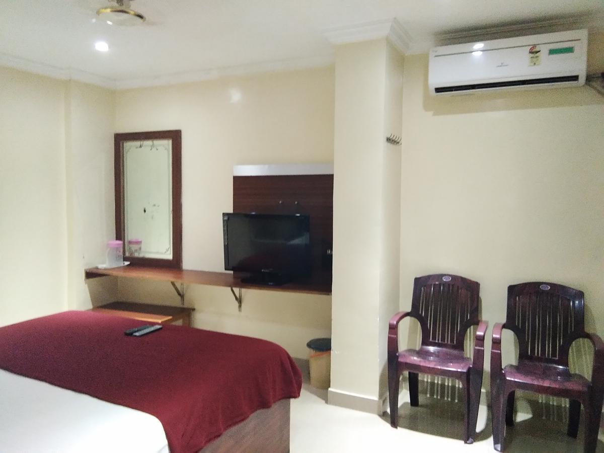 Hotel Adarsh Residency Tirupati Extérieur photo