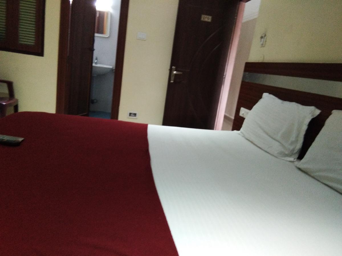 Hotel Adarsh Residency Tirupati Extérieur photo