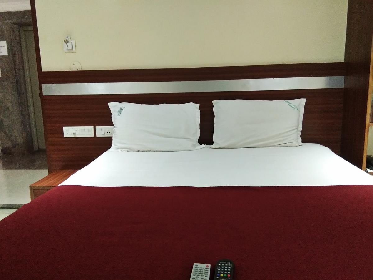 Hotel Adarsh Residency Tirupati Extérieur photo