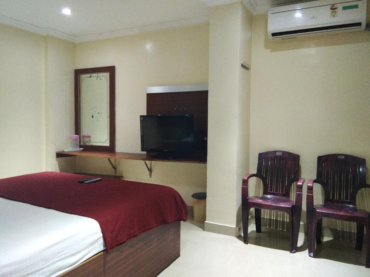 Hotel Adarsh Residency Tirupati Extérieur photo