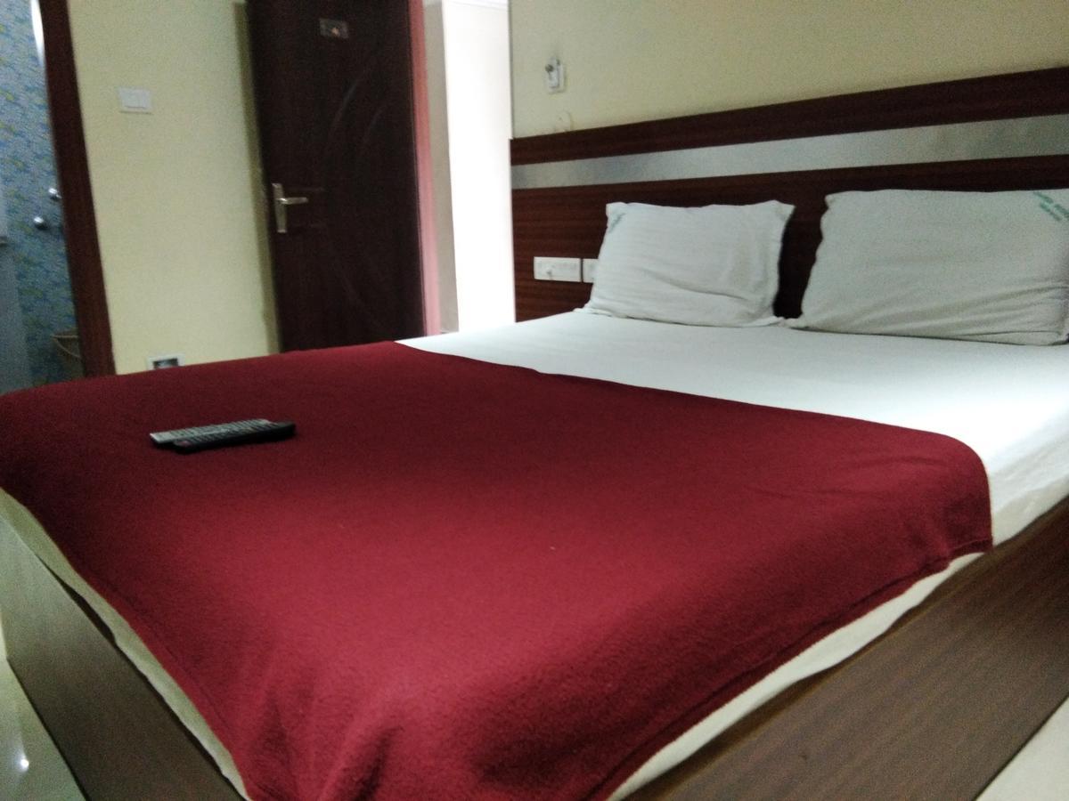 Hotel Adarsh Residency Tirupati Extérieur photo